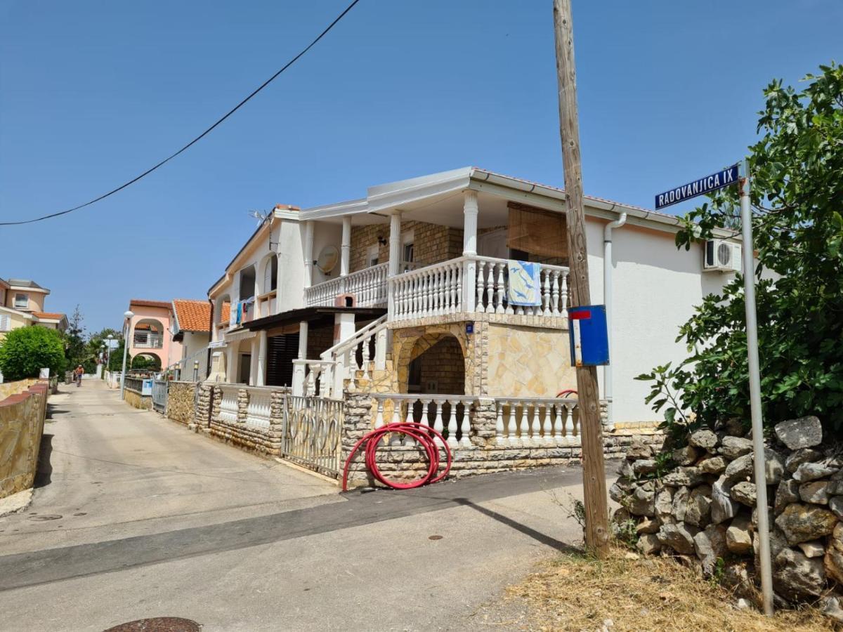 Apartments Tuka Near The Beach Vir Exterior photo