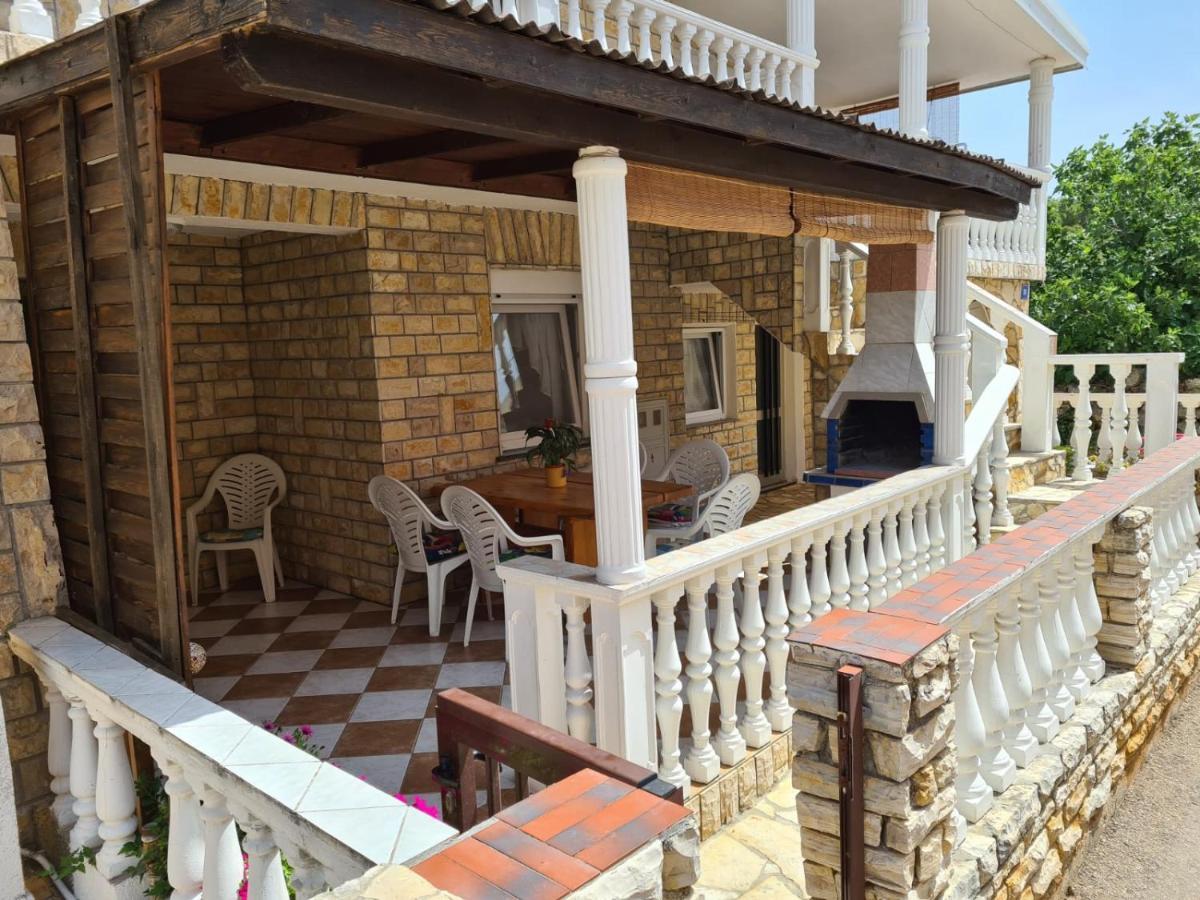 Apartments Tuka Near The Beach Vir Exterior photo