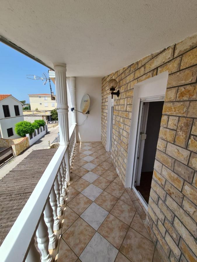 Apartments Tuka Near The Beach Vir Exterior photo