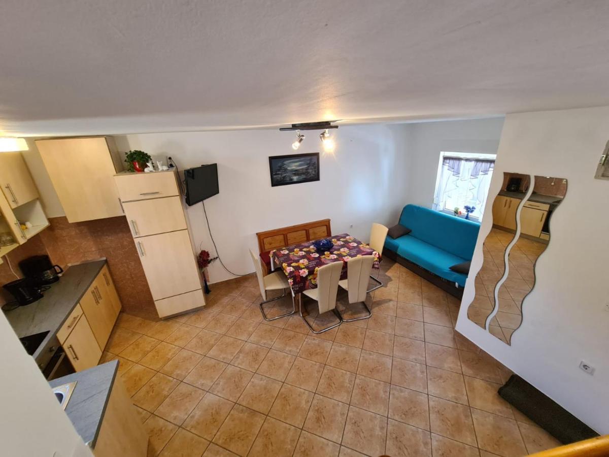 Apartments Tuka Near The Beach Vir Exterior photo